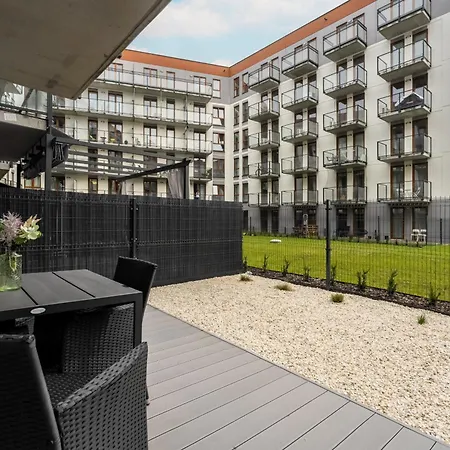Spacious Niemena With Free Garage By Renters Poznań