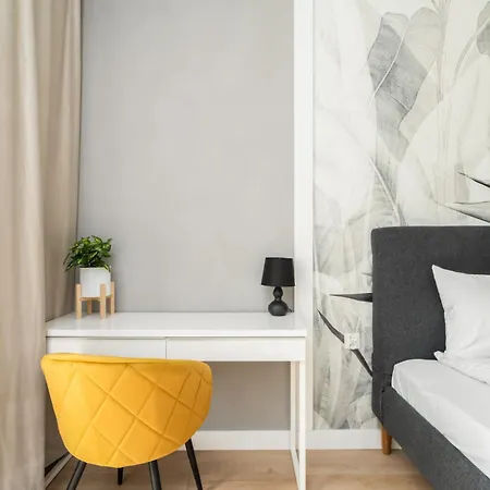 Spacious Niemena With Free Garage By Renters 아파트 *