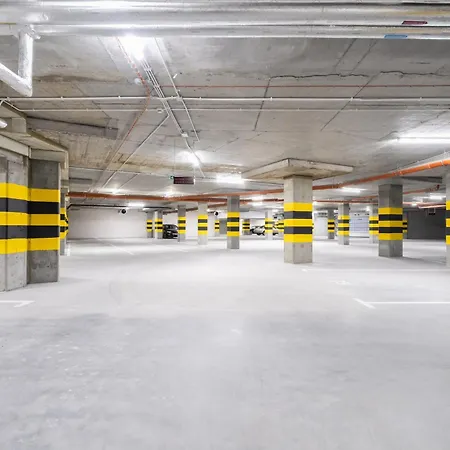 아파트 Spacious Niemena With Free Garage By Renters *