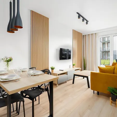 아파트 Spacious Niemena With Free Garage By Renters 포즈난