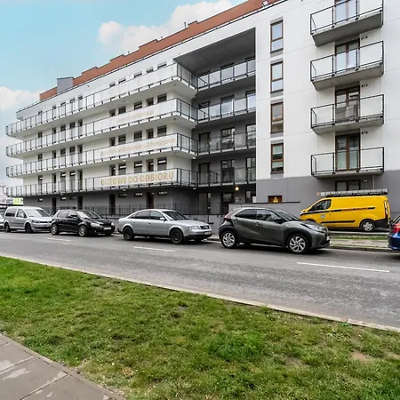 Spacious Niemena With Free Garage By Renters Lägenhet Poznań