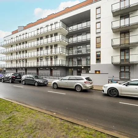 Spacious Niemena With Free Garage By Renters Poznań