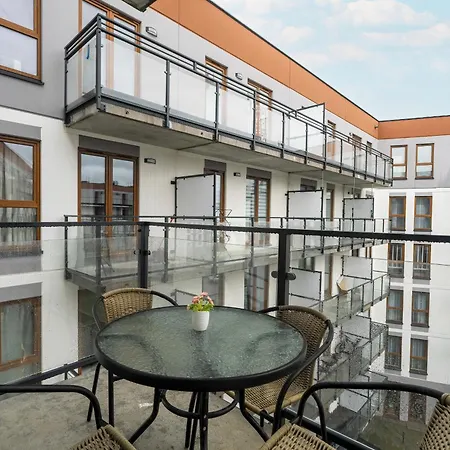 Spacious Niemena With Free Garage By Renters Poznan