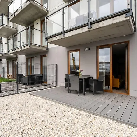Spacious Niemena With Free Garage By Renters Apartman