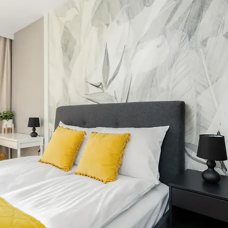 Spacious Niemena With Free Garage By Renters * Poznaň