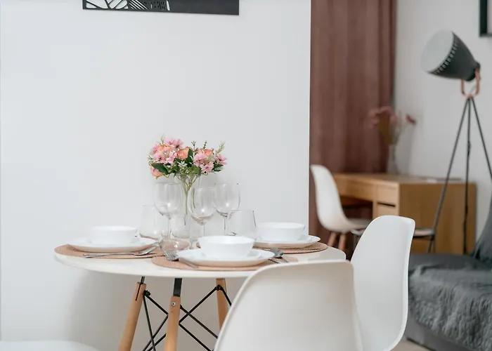 Spacious Niemena With Free Garage By Renters Lejlighed