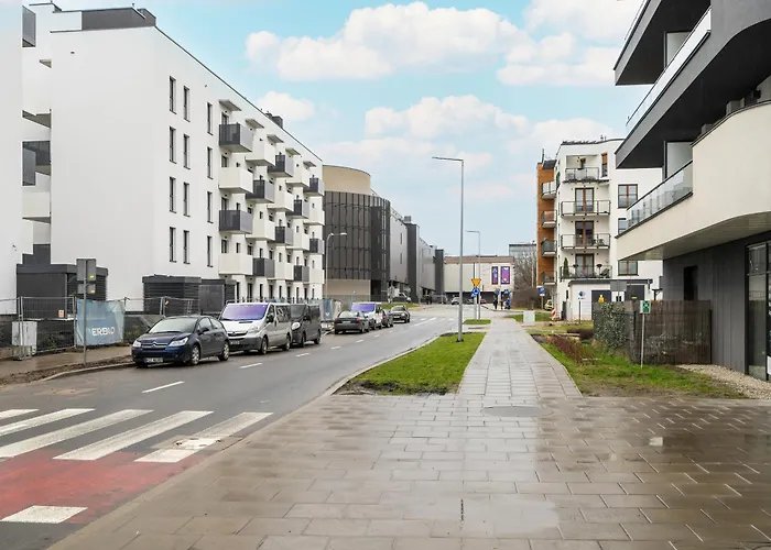 Spacious Niemena With Free Garage By Renters Lejlighed