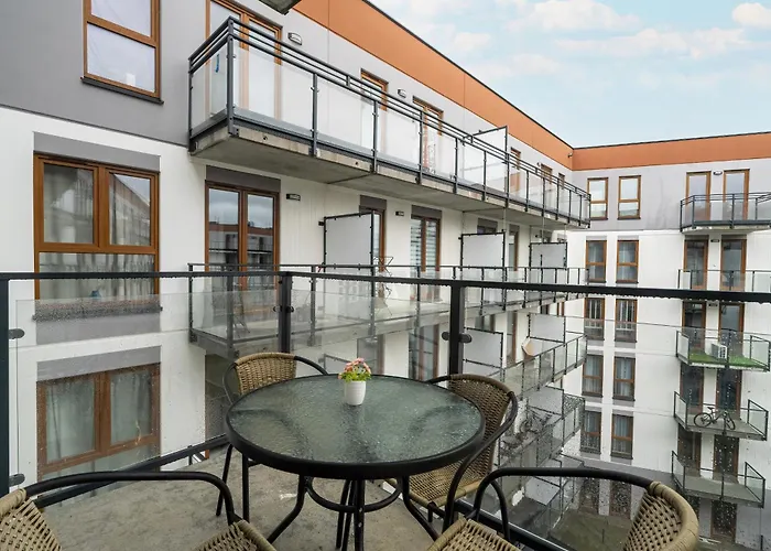 Spacious Niemena With Free Garage By Renters 포즈난