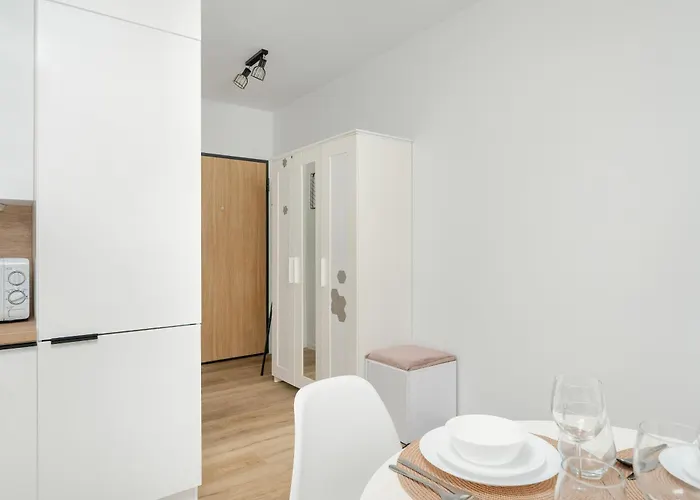 Spacious Niemena With Free Garage By Renters