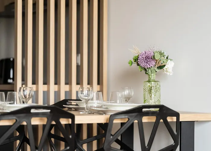 Spacious Niemena With Free Garage By Renters * 포즈난