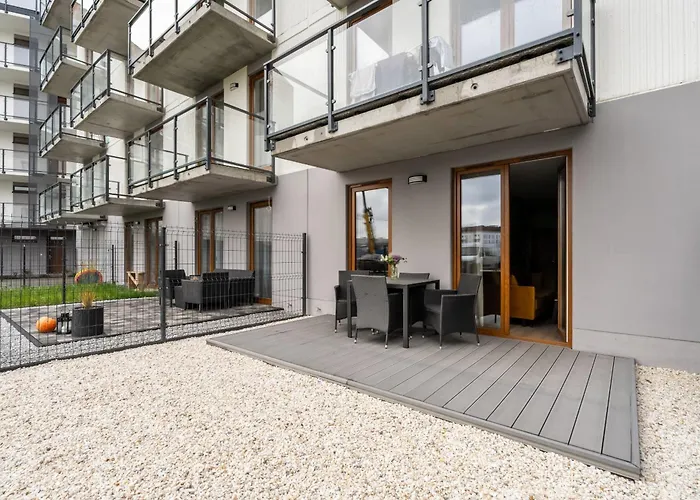 Spacious Niemena With Free Garage By Renters 아파트